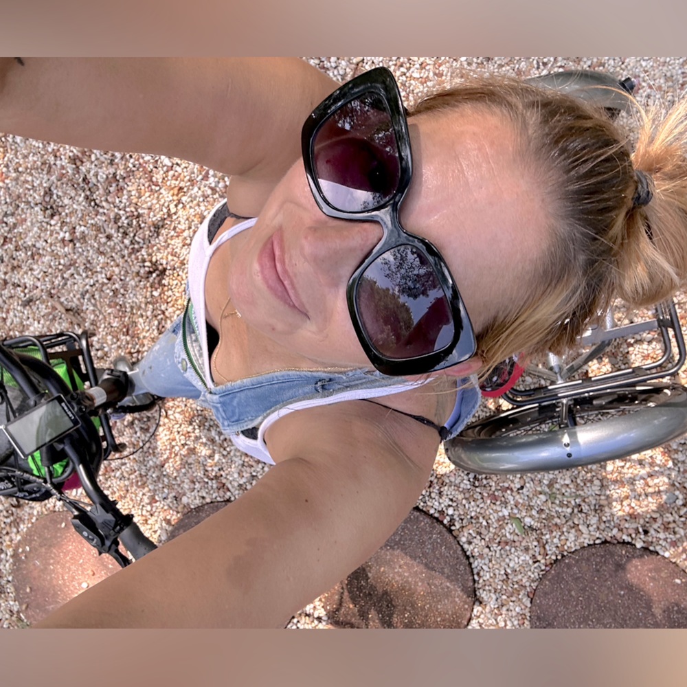 Meet your Posher, Sissy